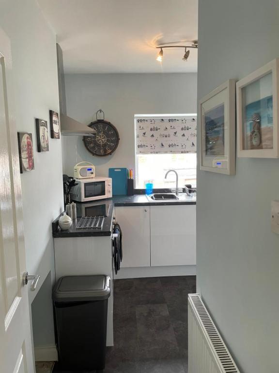 Seaview Apartment With Parking Exmouth Exterior photo